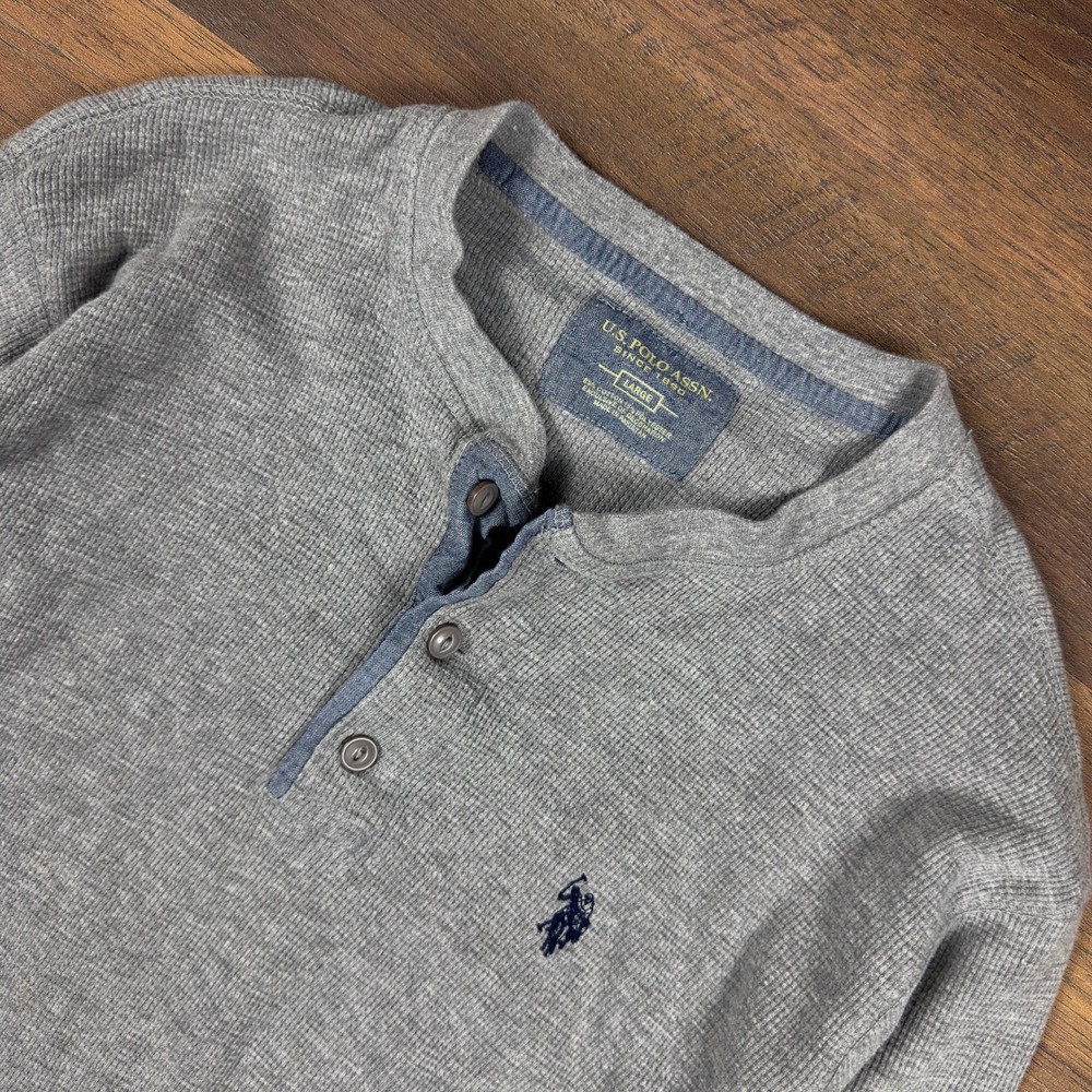 US Polo Assn Mens Gray Waffle Knit Long Sleeve Henley Shirt Size Large 1368